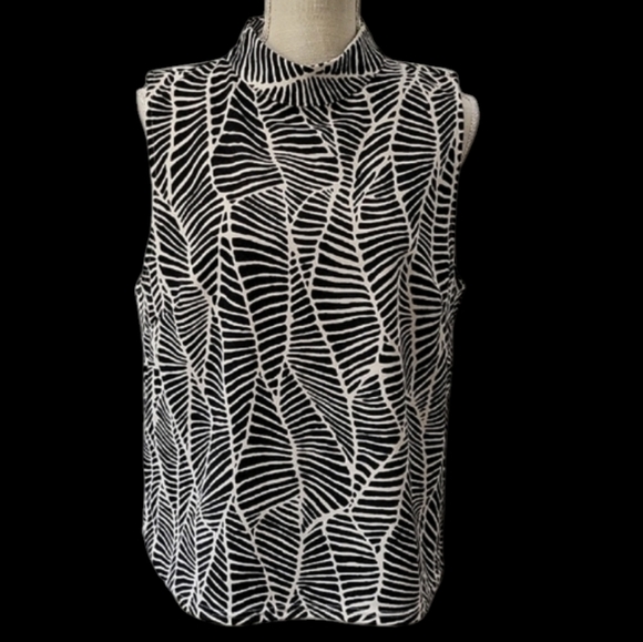 Melloday Chic Black and White Patterned Sleeveless Top - Picture 1 of 4
